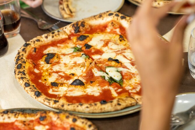 Naples Pizza & Drinks Tour: A Slice of Naples with Eating Europe - Key points at a glance