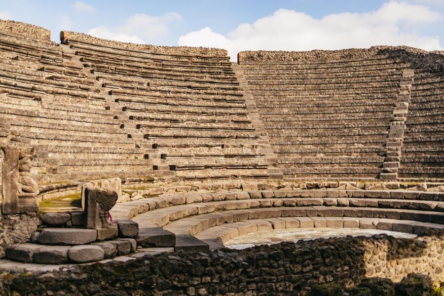 Naples: Pompeii and Mt. Vesuvius with Lunch and Wine Tasting - Choosing between the crater and the Valley of Hell