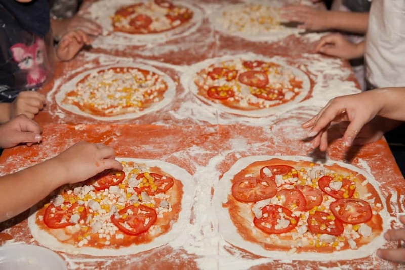Naples: Premium Pizza-Making Class at a Pizzeria - The wood-fired oven and your finished pizza