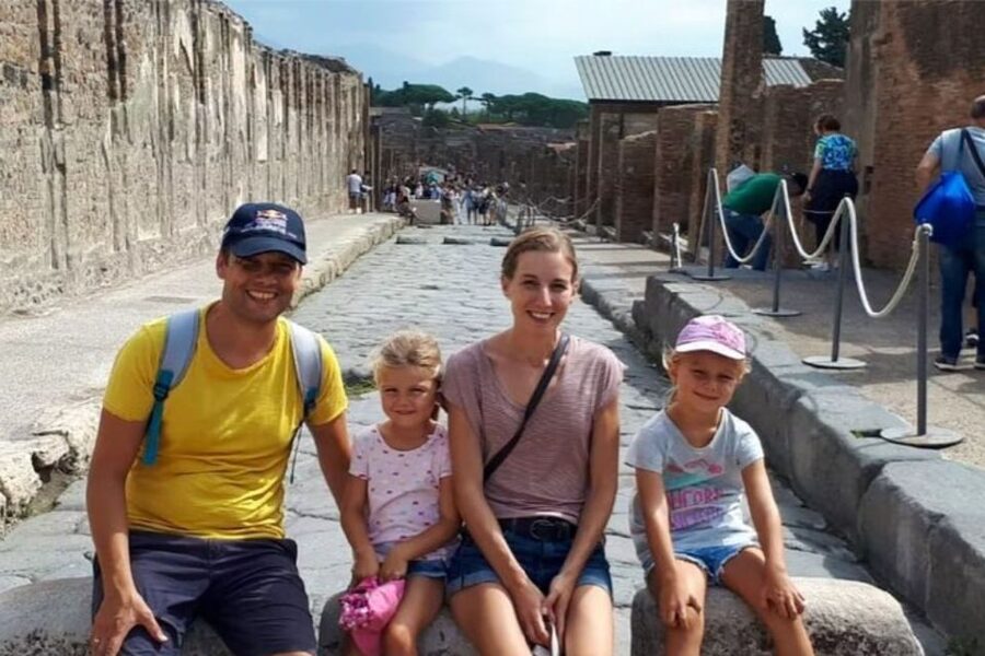 Naples: Private custom tour with a local guide - Museum visits require advance planning