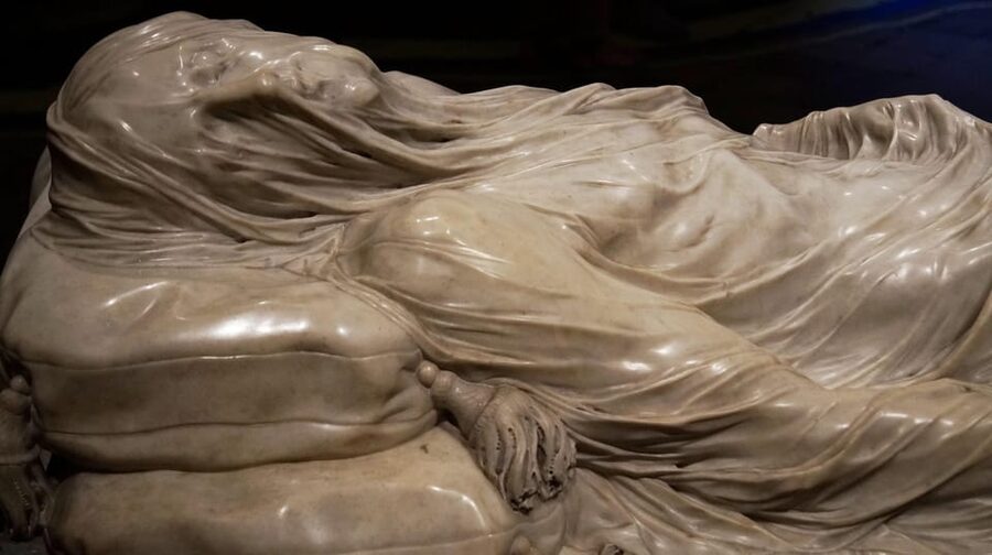 Naples: Sansevero Chapel Ticket and Guided Tour - Inside a small chapel filled with symbols