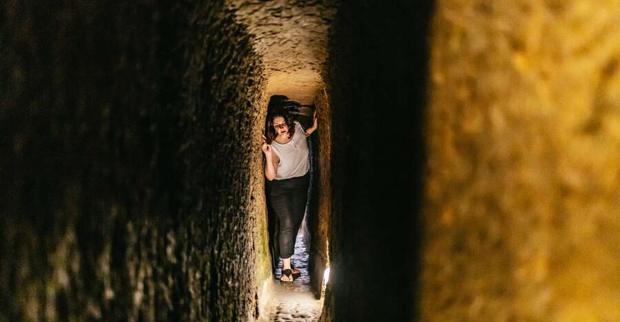 Naples: Spanish Quarters Underground Guided Tour - A short tour with a fair price
