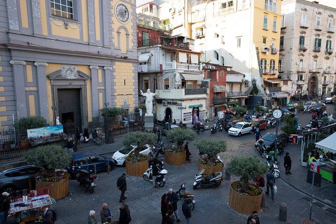 Naples Spanish Quarters Walking Tour Street Art, Folklore & Sweet - How the pace and group size affect the walk