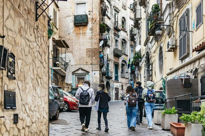 Naples: Street Art & History Tour in the Spanish Quarters - What the guides add