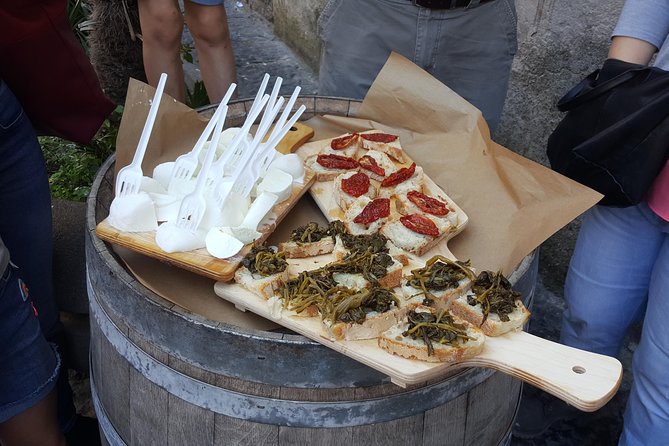 Naples Street Food Tour: Discover Local Flavors with Expert Guide - Via dei Tribunali and the first fried pizza