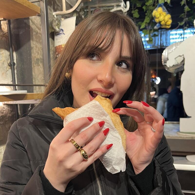 Naples: Street Food Walking Tour with Local Guide - Pizza folded, fried, and served fast