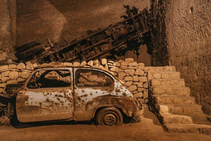 Naples: The Bourbon Tunnel Guided Tour with Entrance Ticket - How the guides shape the experience
