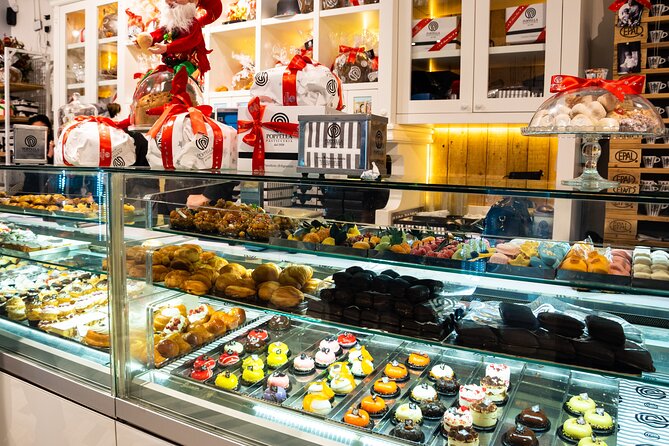 Naples' Ultimate Street Food Tour - Small Group by Do Eat Better - The guide makes or breaks the walk