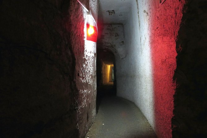Naples Underground Spanish Quarters with Guide - Why the guide matters underground