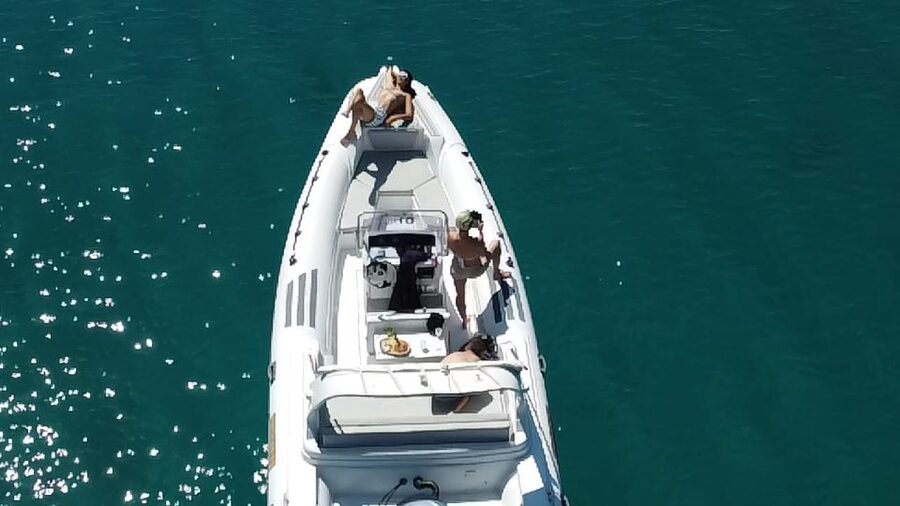 Olbia: Boat tour to watch Dolphins and snorkeling - How the small boat changes the day