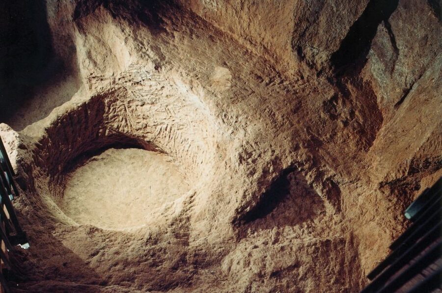 Orvieto: Pozzo della Cava Entry Ticket - Following the nine caverns underground