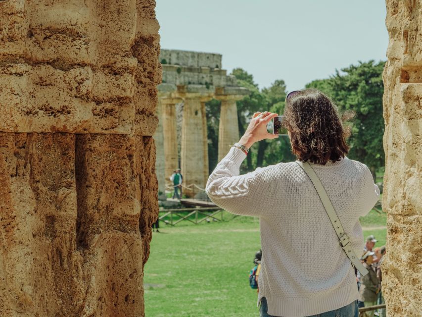 Paestum: Small-Group Tour with an Archaeologist and Tickets - Looking beyond the temples