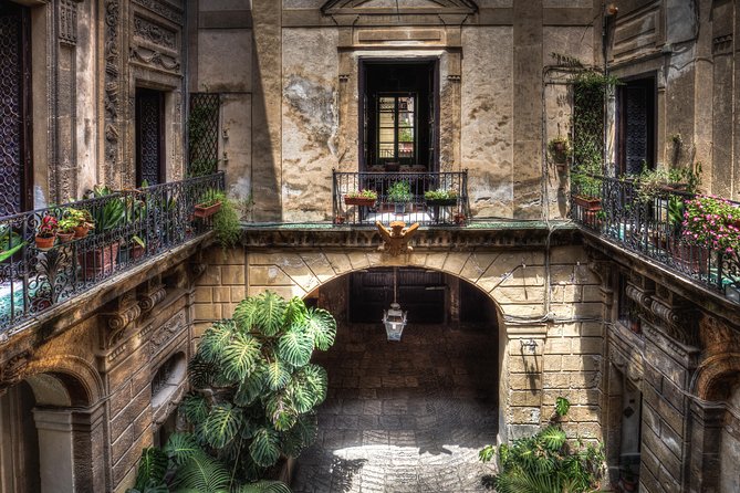 Palazzo Conte Federico - Starting at Piazza Conte Federico, 2
