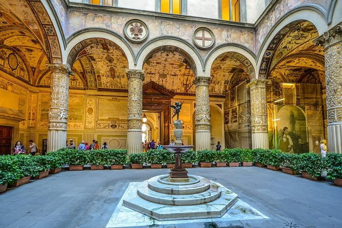 Palazzo Vecchio guided experience with entrance ticket - Meeting in Piazza della Signoria