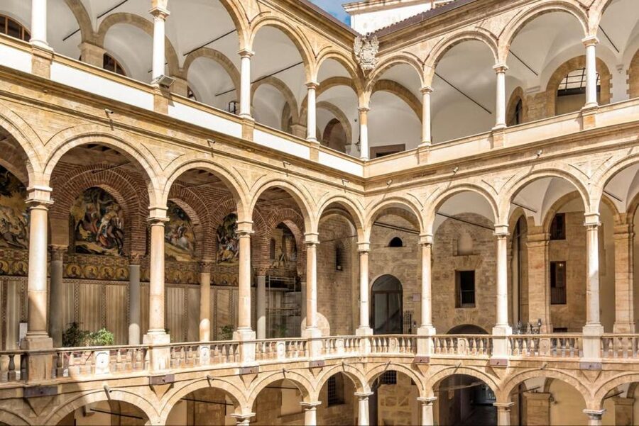 Palermo: Cappella Palatina and Palazzo dei Normanni Tour - Starting beside the green ticket office