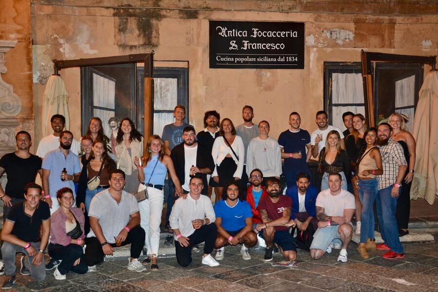 Palermo: Guided Bar Crawl with Shots and Discounts on Drinks - Music, dancing, and the pace of the evening