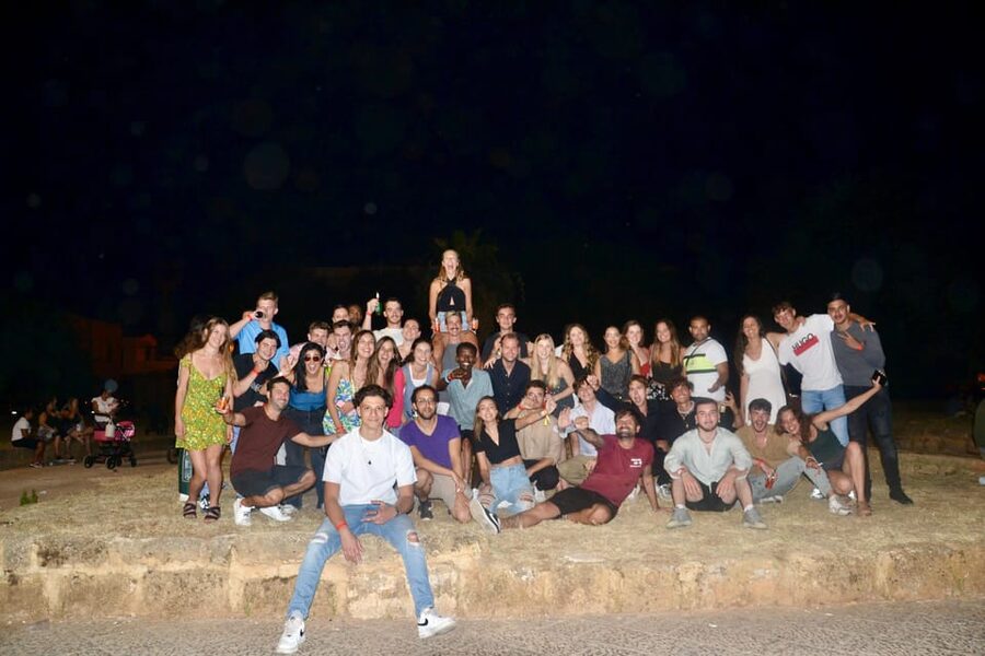 Palermo: Guided Bar Crawl with Shots and Discounts on Drinks - Languages and guide support