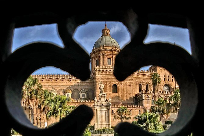 Palermo No Mafia walking tour: discover the Anti-mafia culture in Sicily - Palermo Cathedral and the church’s uneasy connection