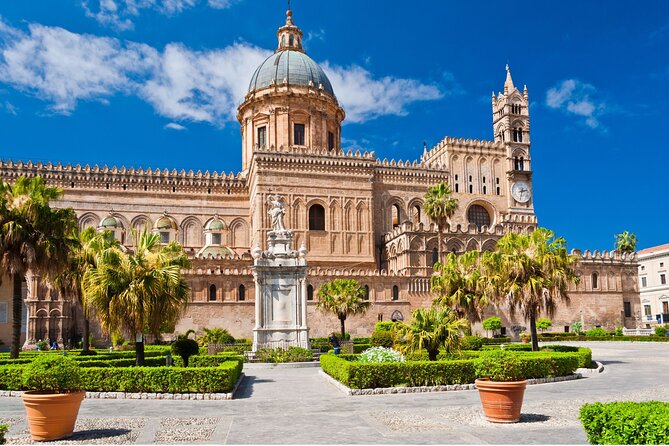 Palermo : Private Custom Walking Tour with a Local Guide - Quattro Canti and the first look at central Palermo