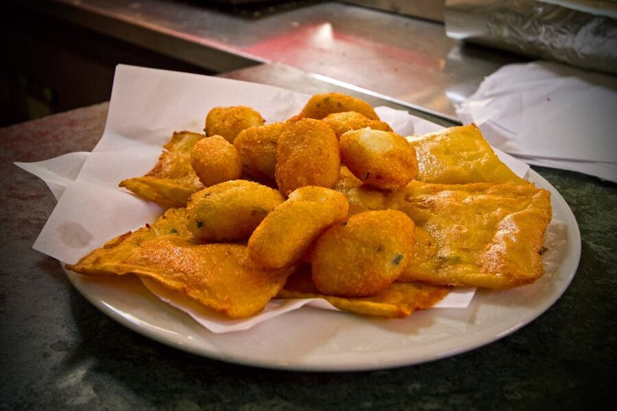 Palermo: Small Group Night Street Food Tour - Starting between the lions at Teatro Massimo
