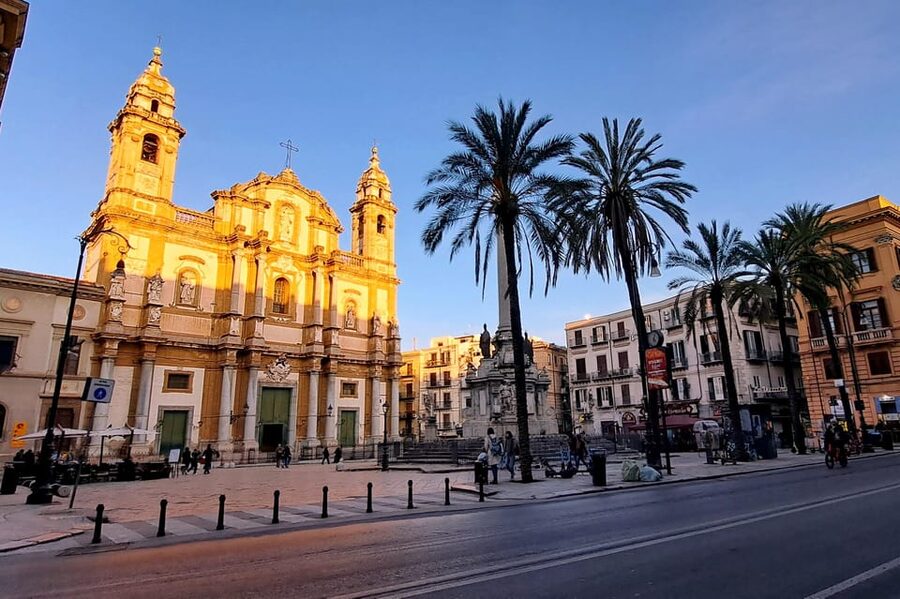 Palermo, tour tra monumenti unici e mercati colorati - Fontana della Vergogna and the city’s darker stories