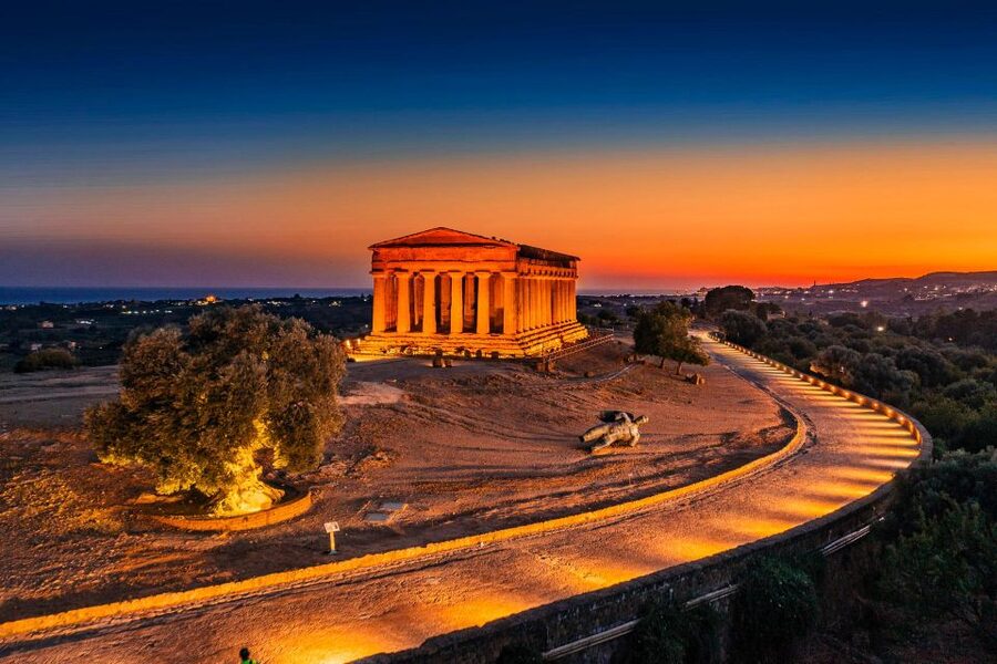 Palermo: Valley of the Temples and Scala dei Turchi Day Trip - Two hours inside the Valley of the Temples