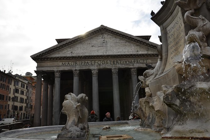 Pantheon Elite Guided Tour - Rome's Iconic Ancient Temple - Guides and the headset system
