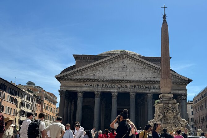 Pantheon Elite Guided Tour - Rome's Iconic Ancient Temple - Inside the Pantheon: one room with many lives