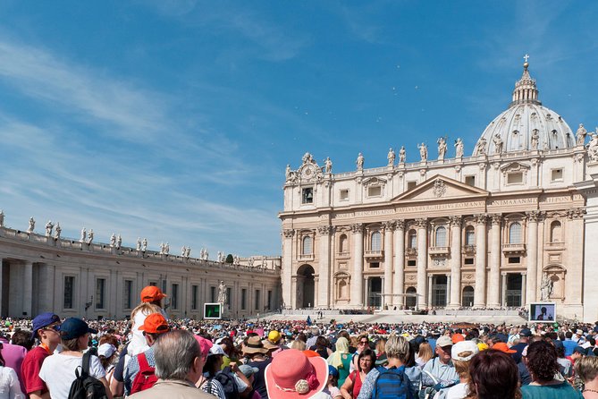 Papal Audience with Pope Leo XIV and Expert Local Guide - The audience itself: prayer, languages, and waiting