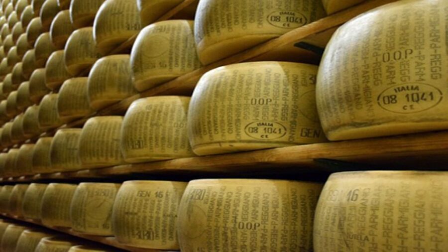 Parma: Parmigiano Production and Parma Ham Tour & Tasting - From fresh meat to Prosciutto di Parma