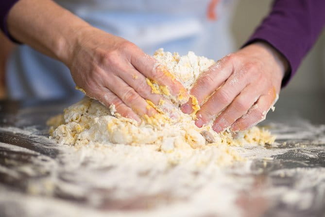 Pasta Cooking Class: Mastering Nonna's Recipes - Ravioli with garlic oil and sage