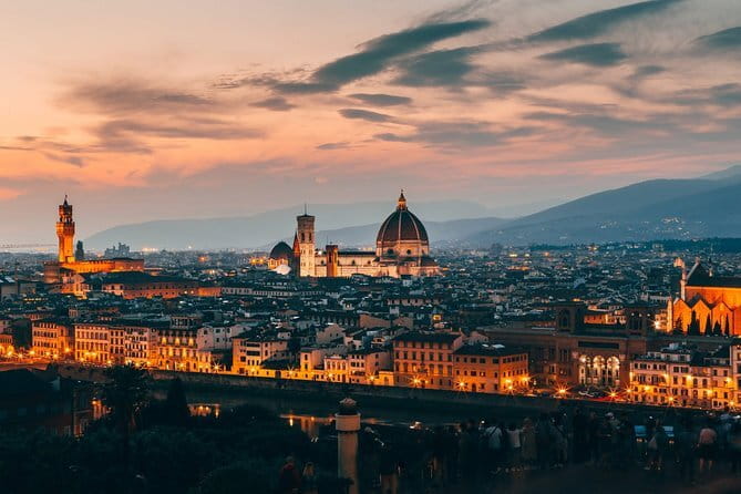 Perfume Masterclass in Florence: Make your Own Personal Fragrance - Coffee, conversation, and the waiting time