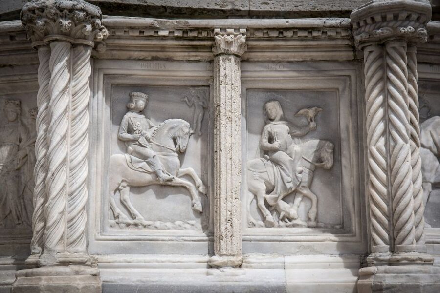 Perugia: Old Town Walking Tour, Piazza IV Novembre - The Etruscan Arch and ancient Perugia