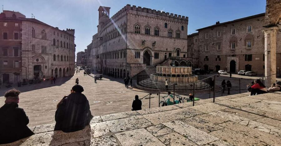 Perugia: Old Town Walking Tour, Piazza IV Novembre - What the guide adds