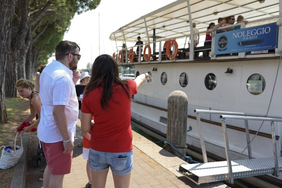 Peschiera: Half-Day Lake Garda Cruise with Lunch - What you see between Lazise and Punta San Vigilio