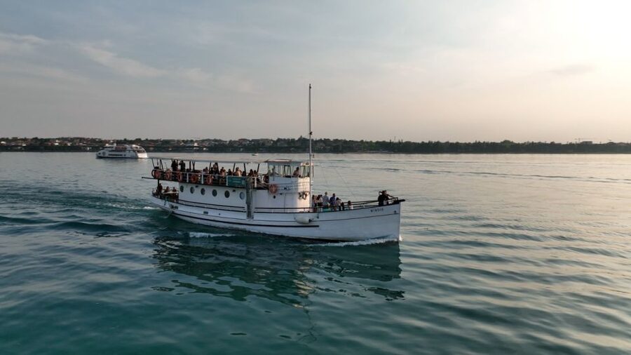 Peschiera: Half-Day Lake Garda Cruise with Lunch - Lunch on board: simple, fresh, and filling enough