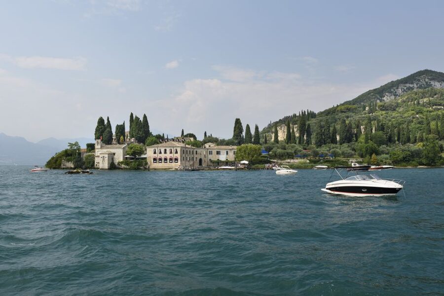 Peschiera: Half-Day Lake Garda Cruise with Lunch - Who should book this Lake Garda cruise?