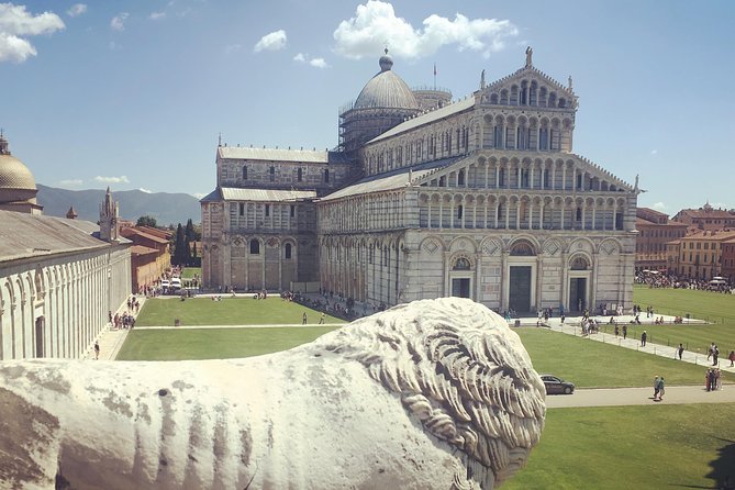 Pisa all inclusive: Baptistery, Cathedral and Leaning Tower guided tour - Finding the DISCOVERYPISA meeting point