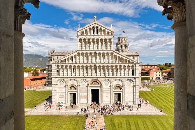 Pisa and Lucca Day Trip from Florence - How much walking and waiting should you expect?
