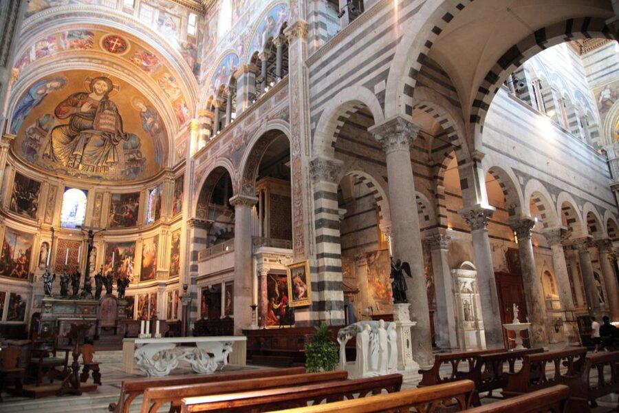Pisa: Guided Walking Tour with Optional Leaning Tower Ticket - The guide makes the short format work