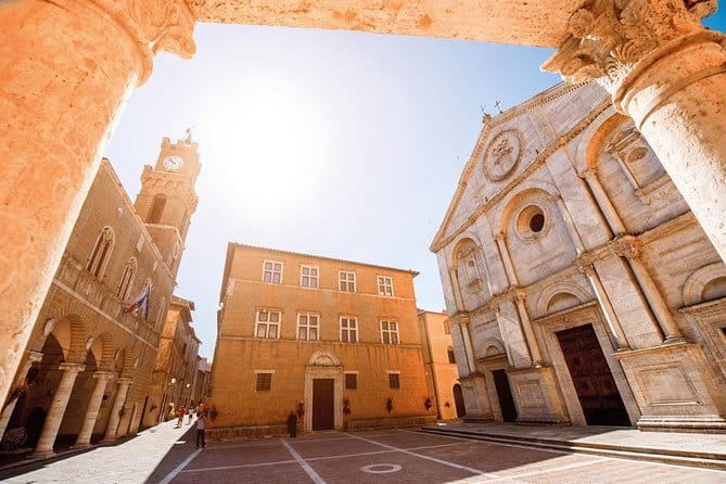Pisa, Siena and San Gimignano Day Trip with Lunch & Wine Pairing - Pisa and the Square of Miracles