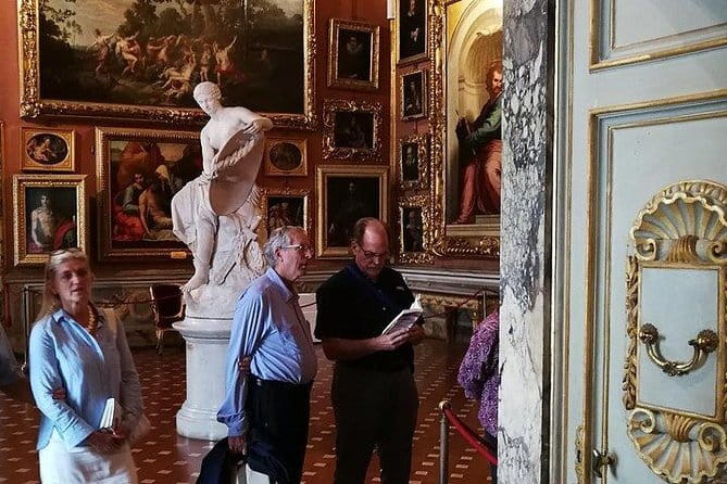 Pitti Palace, Palatina Gallery and the Medici: Arts and Power in Florence. - Piazza Pitti: a useful first look at the palace