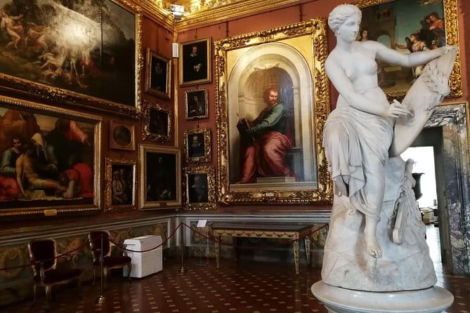Pitti Palace, Palatina Gallery and the Medici: Arts and Power in Florence. - Palazzo Pitti and the Medici takeover