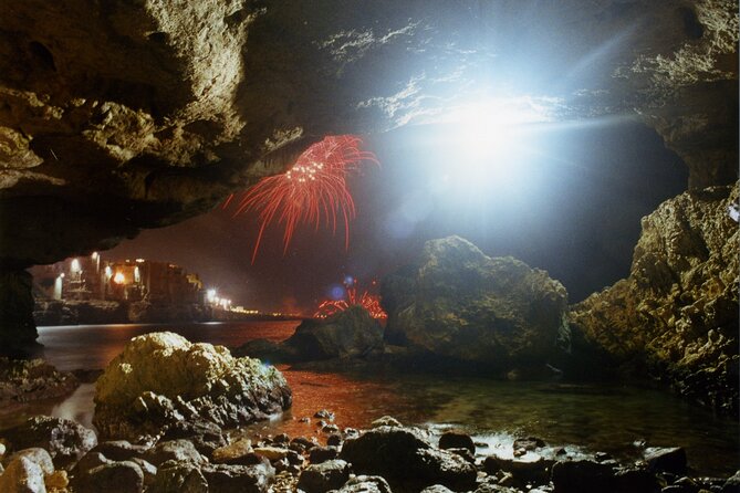 Polignano a Mare boat tour emotions, caves, diving and appetizers - Grotta Piana and the green water