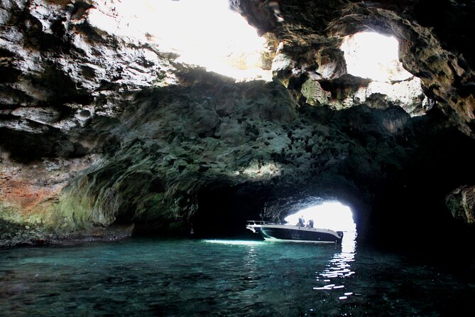 Polignano a Mare boat tour emotions, caves, diving and appetizers - Music, jokes, and the Italian aperitivo