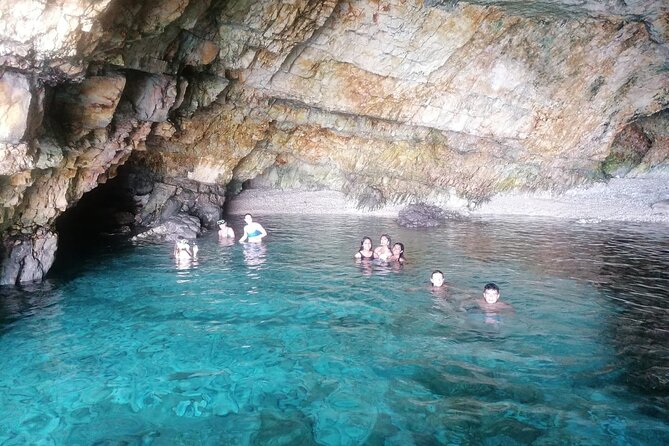 Polignano a Mare: Boat Tour of the Caves - Small Group - What the small-group format feels like
