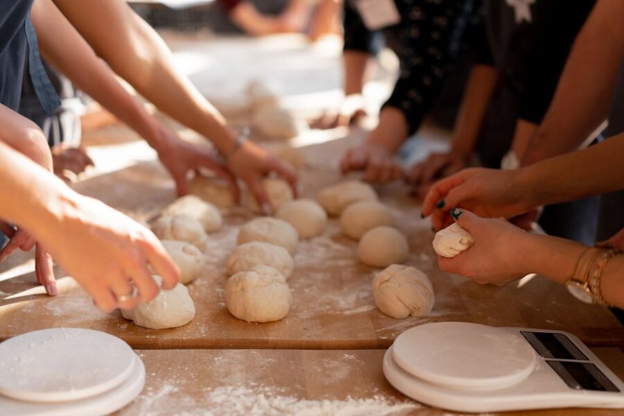 Polignano a Mare: Pasta Making Cooking Class with Drink - Group size and the feel of the class