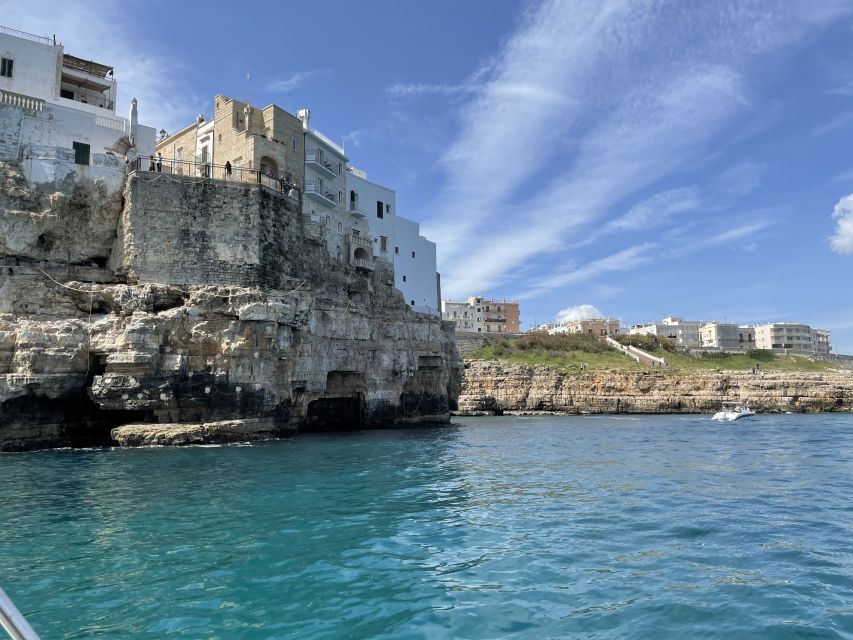 Polignano a Mare: Speedboat Cruise to Caves with Aperitif - Starting at Cala Ponte Marina