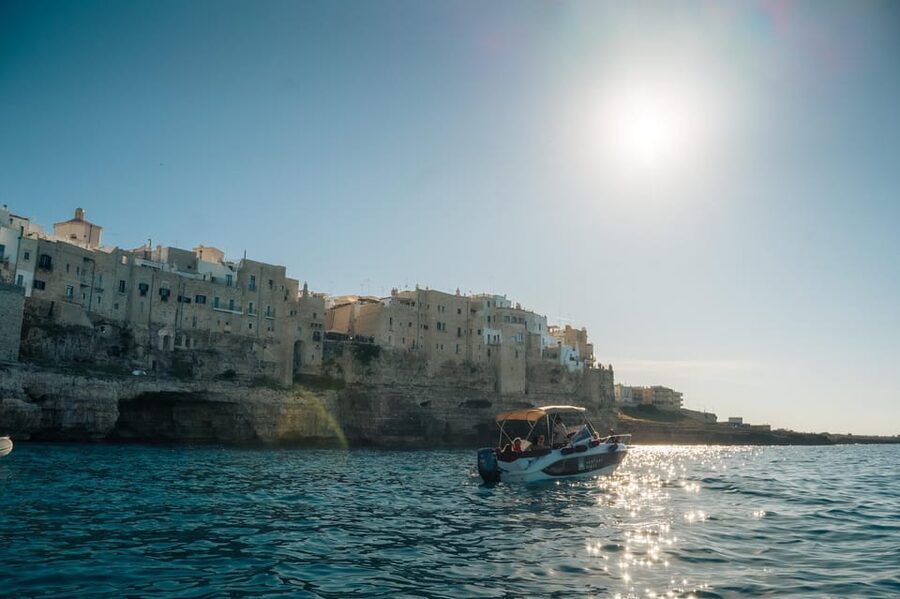 Polignano Sea Caves: Boat Tour with Snorkeling & Aperitif - Guides, commentary, and the feel on board