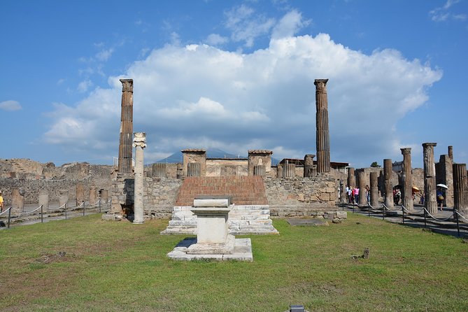 Pompeii: 2 Hour Private Tour with an Archeologist Guide - Communication and Flexibility Before the Tour
